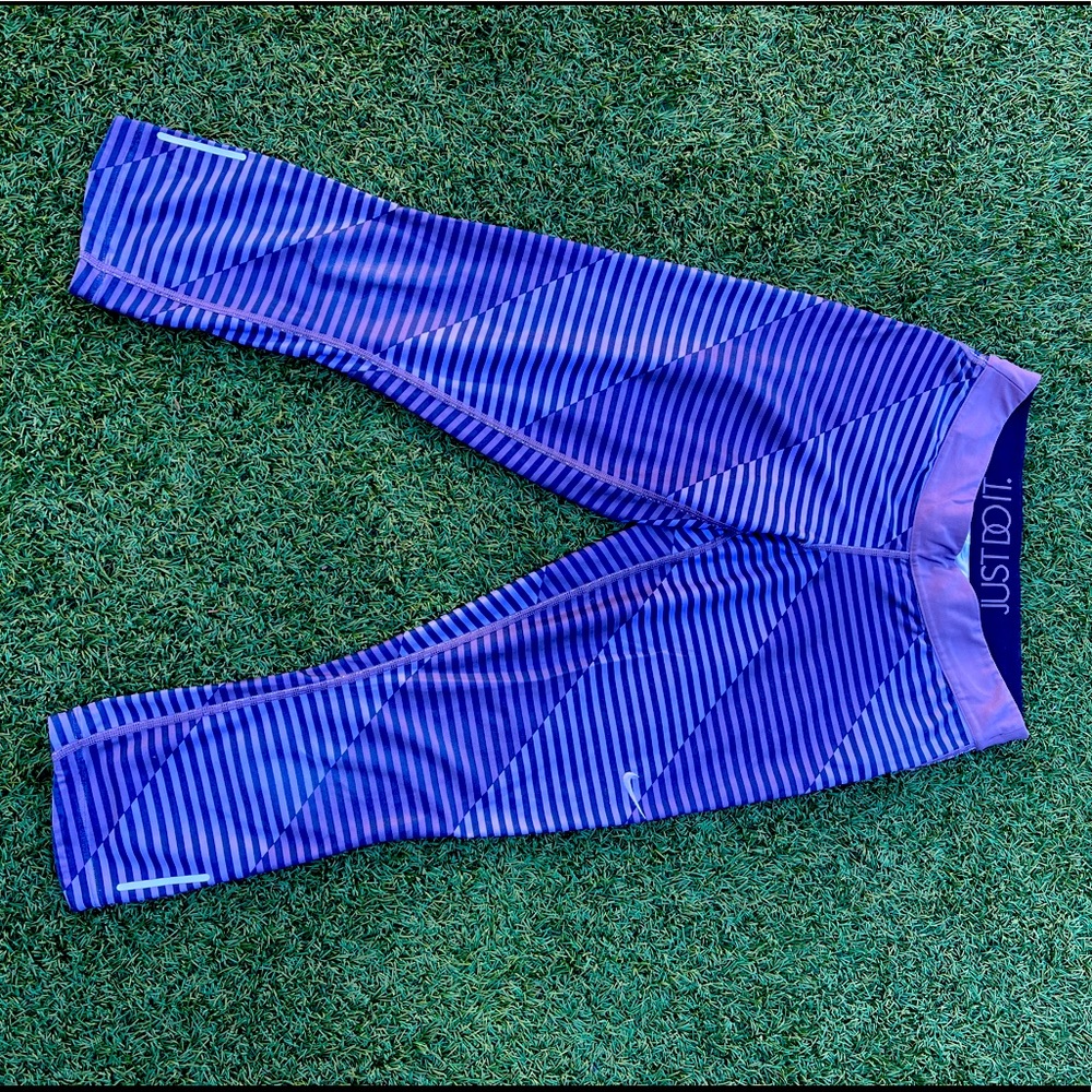NIKE striped capris work out leggings
